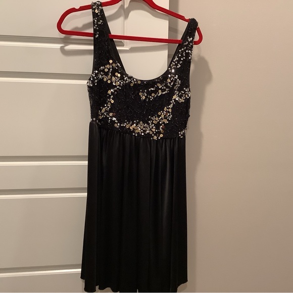 Little Black Dress - Picture 2 of 4